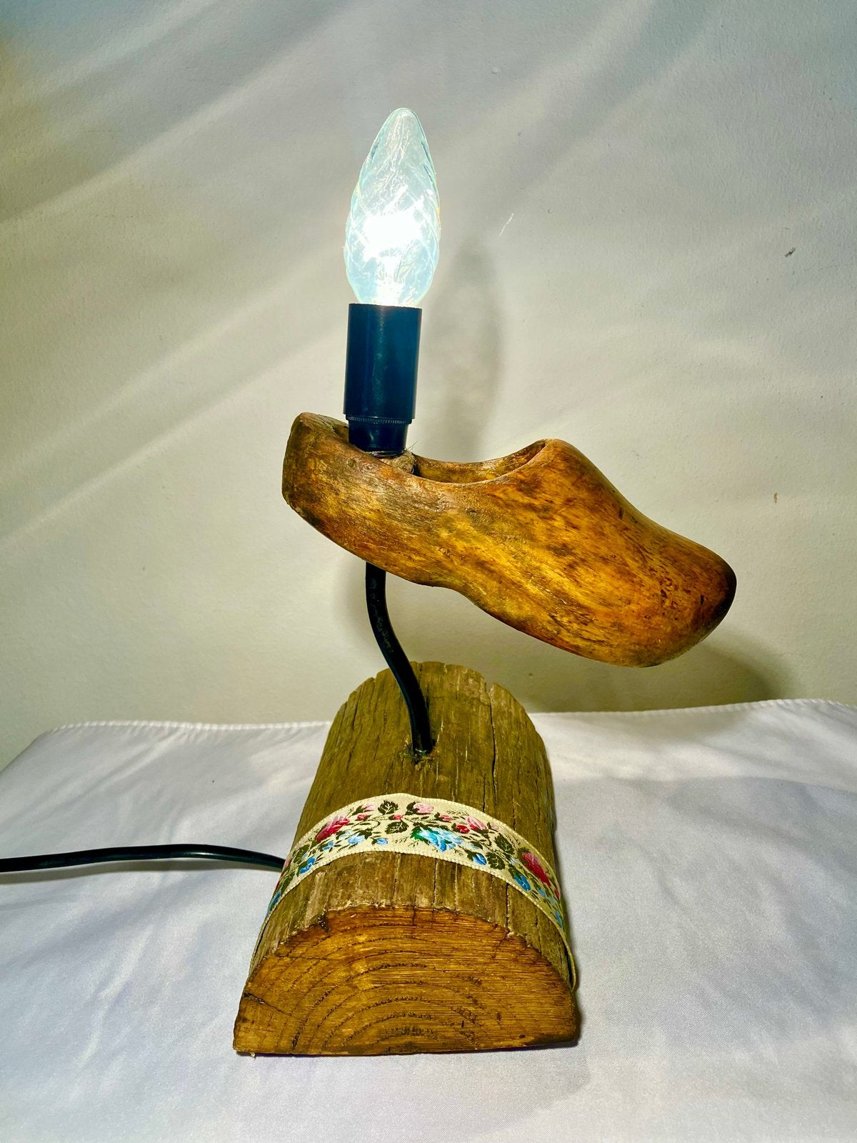 Unieke handgemaakte lamp: Klompje op hout met Marker band, Ophalen of Verzenden