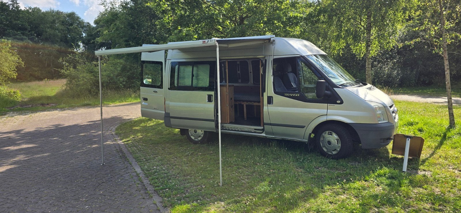 Nog erg mooie Ford Transit kampeerbus/bedrijfswagen uit 2010, Caravans en Kamperen, Campers, Buscamper of Camperbus, Ford, Tot en met 2