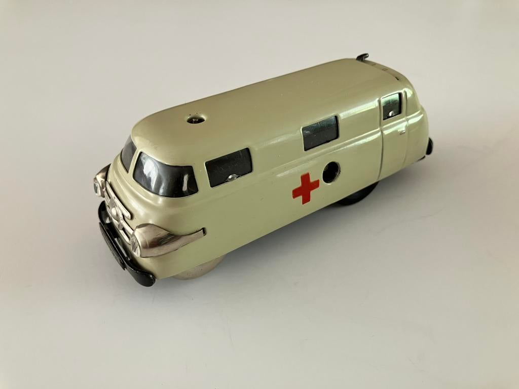 Schuco 3043 Varianto Sani Ambulance Bus, Antiek en Kunst, Antiek | Speelgoed, Ophalen of Verzenden