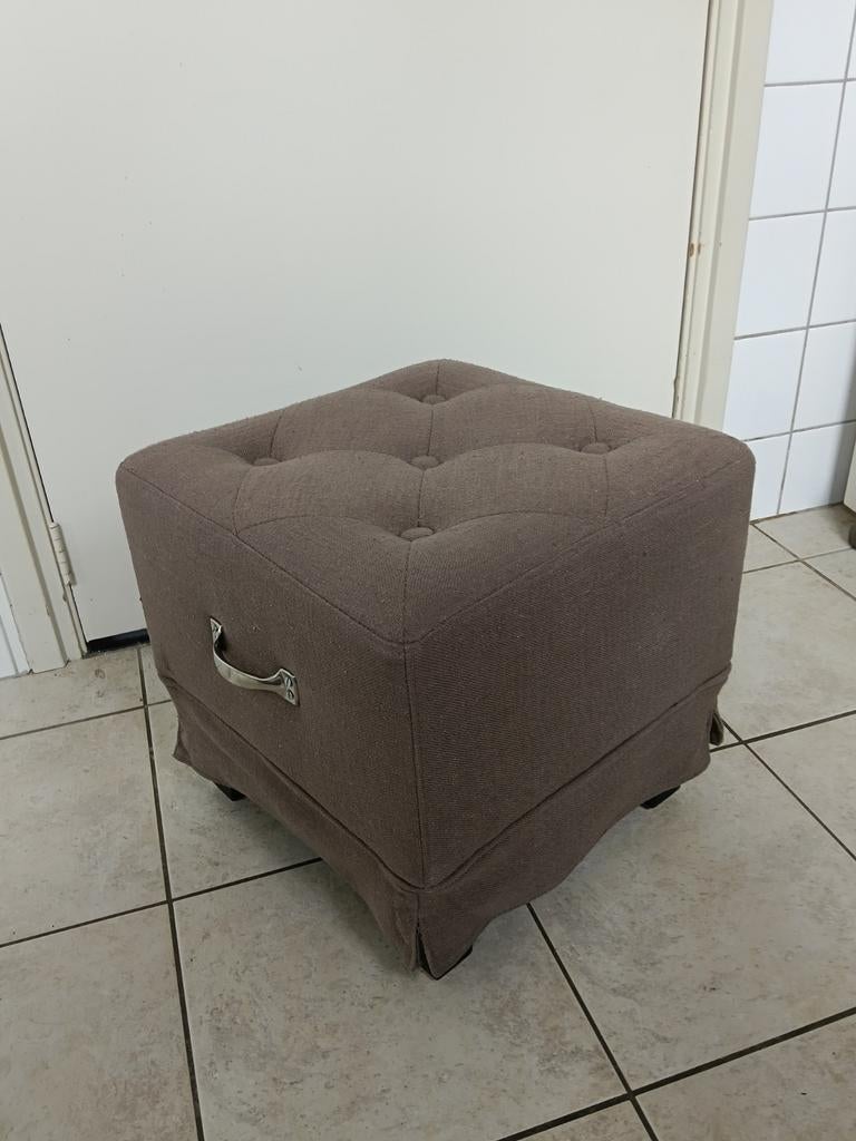 Bruine stoffen poef, Ophalen, Minder dan 50 cm, Gebruikt, Vierkant