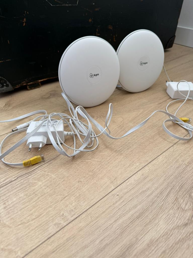 SuperWifi Punten (2 stuks) - Optimaal WiFi Bereik, Ophalen, Zo goed als nieuw, Router