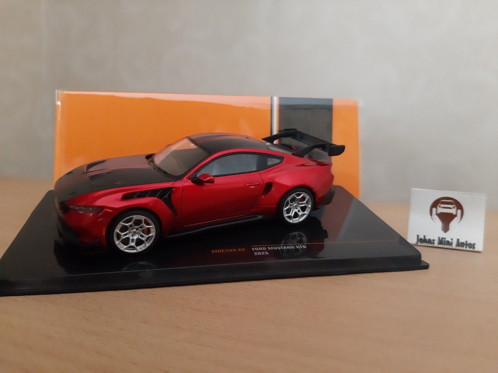 Ford Mustang GTD 2025 rood/zwart van IXO 1:43, Overige merken, Auto, IXO, Nieuw