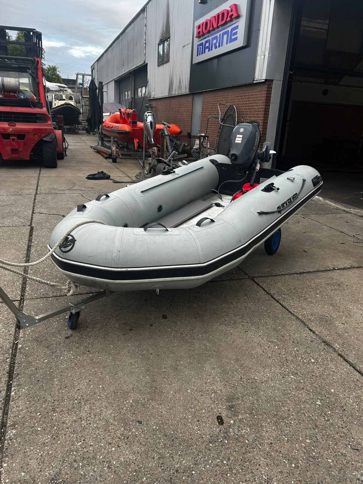 QuickSilver 320 sport met Yamaha 6pk 4takt, Watersport en Boten, Ophalen, Zo goed als nieuw, Inclusief trailer, Quicksilver