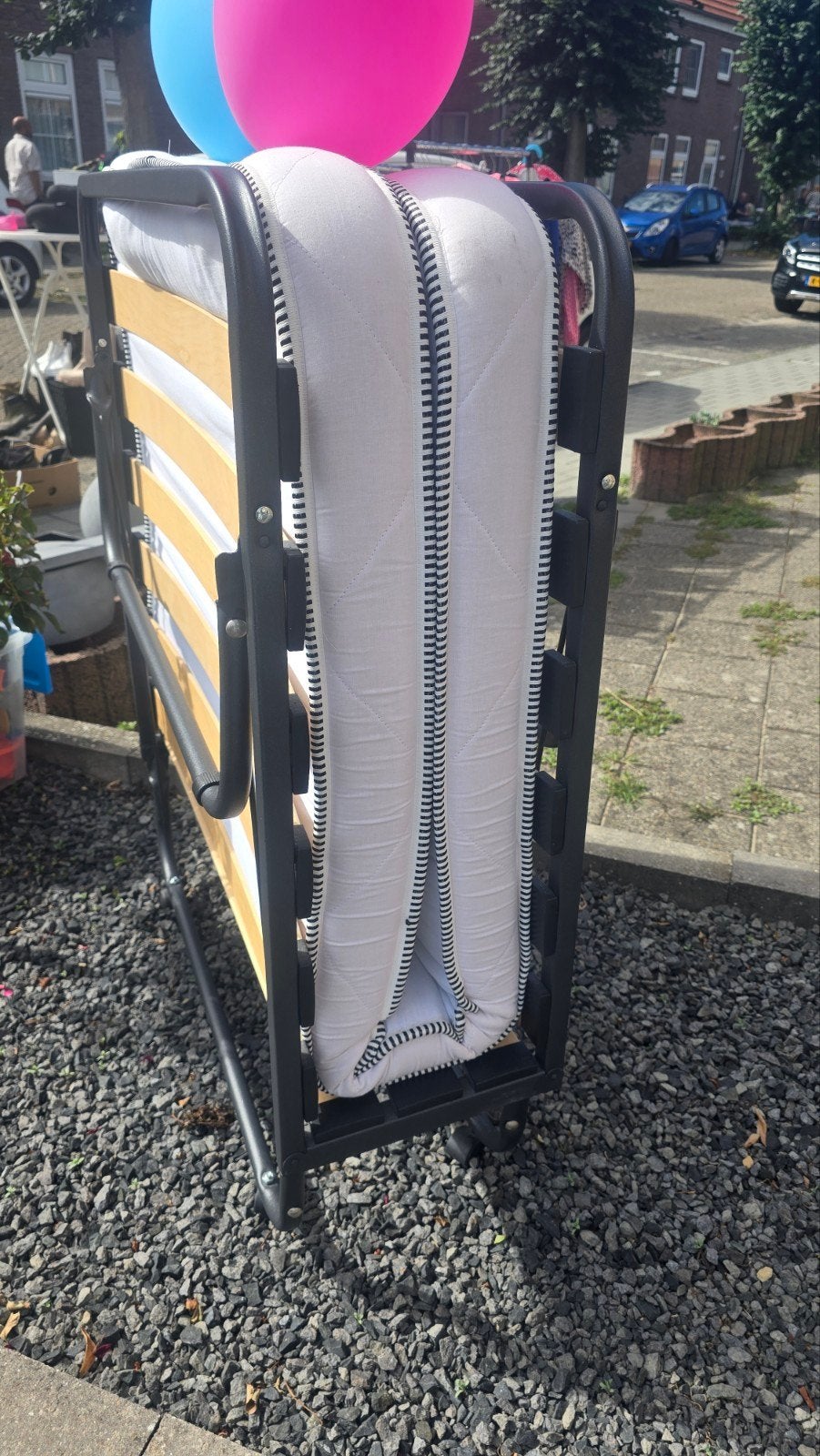 Handig opklapbed - ideaal voor logees, Eenpersoons, Zwart, Zo goed als nieuw, 80 cm