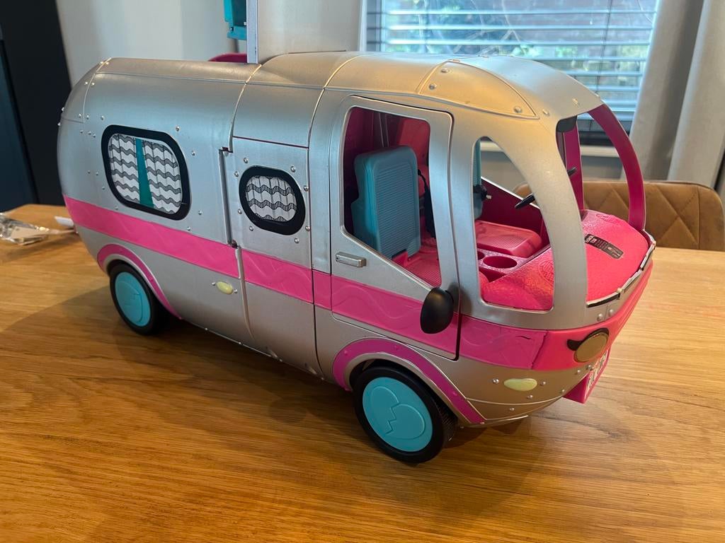 L.O.L. Surprise! Glamper Camper met poppen en accessoires, Ophalen, Zo goed als nieuw