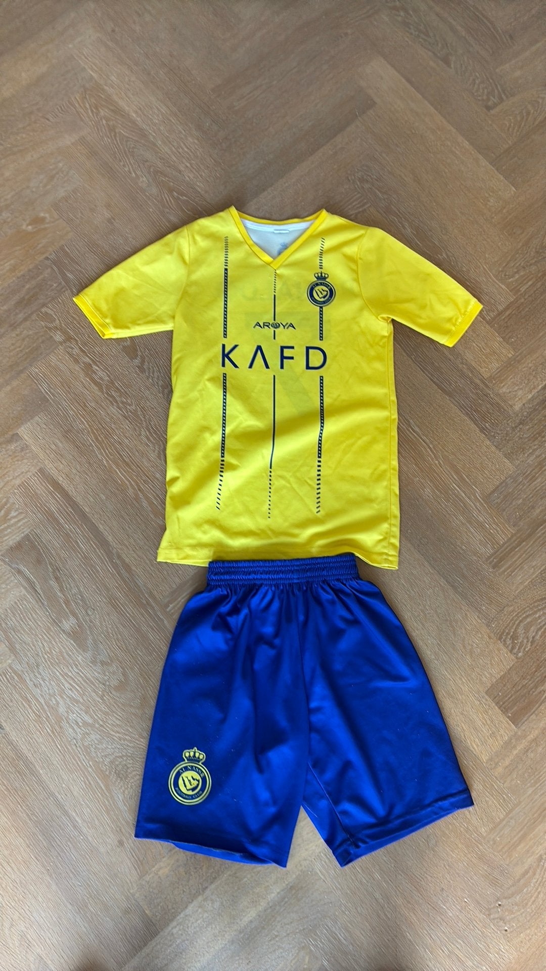 Voetbalshirt en broek Ronaldo al nassr maat 152, Maat XS of kleiner, Ophalen of Verzenden, Gebruikt, Shirt