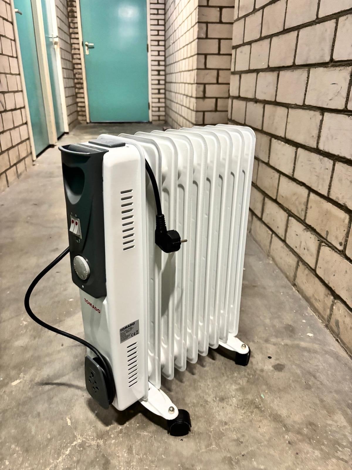 Tomado TM-3602 Oliekachel - Elektrische Radiator, Ophalen, Oliekachel, Elektrisch, Zo goed als nieuw