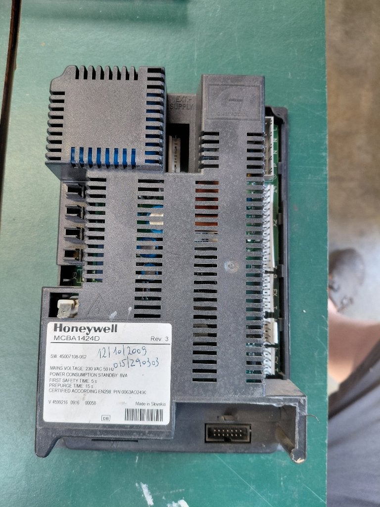 Honeywell MCBA1424D Branderautomaat (Rev 3) - Uit Multicalor, Doe-het-zelf en Verbouw, Gebruikt, Minder dan 30 cm, Cv-ketel of Combi-ketel