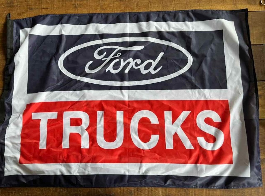 FORD Trucks  garage    - reclame vlag 100x 70, Ophalen of Verzenden, Zo goed als nieuw, Auto's
