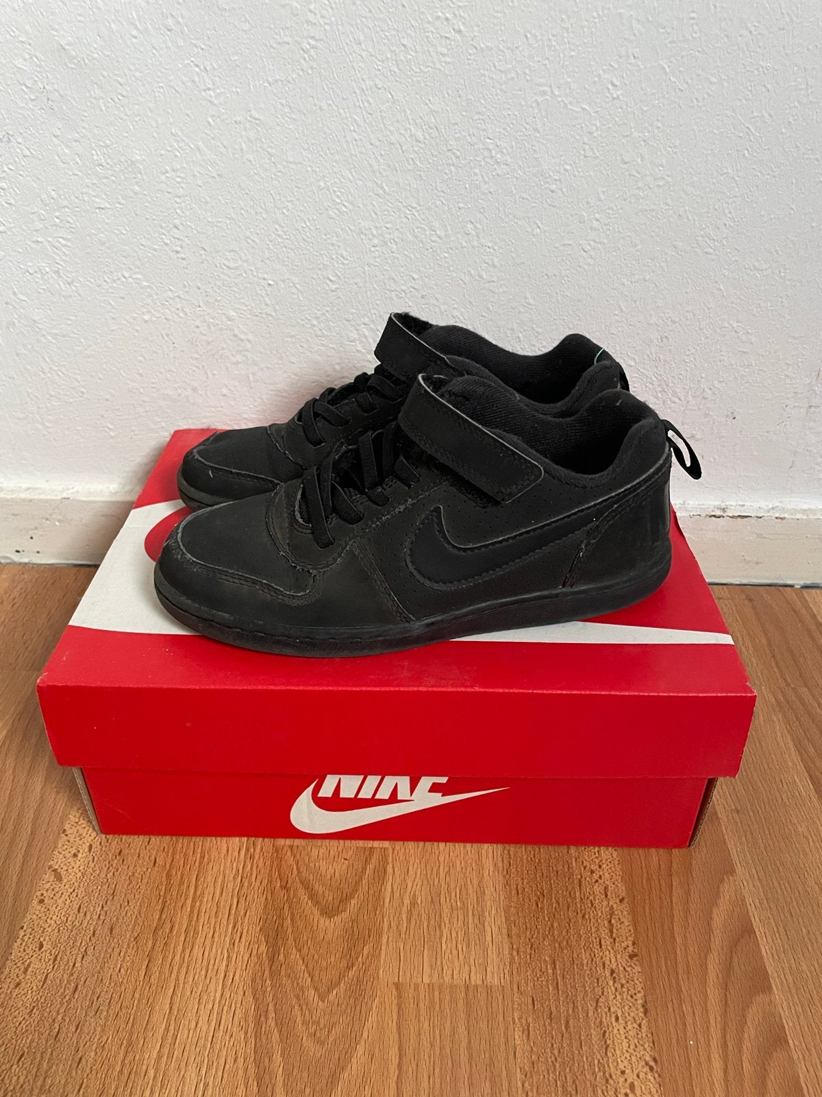 Nike Court Borough Low 2 (PSV) - Zwarte sneakers maat 31, Ophalen, Zwart, Sneakers of Gympen, Zo goed als nieuw