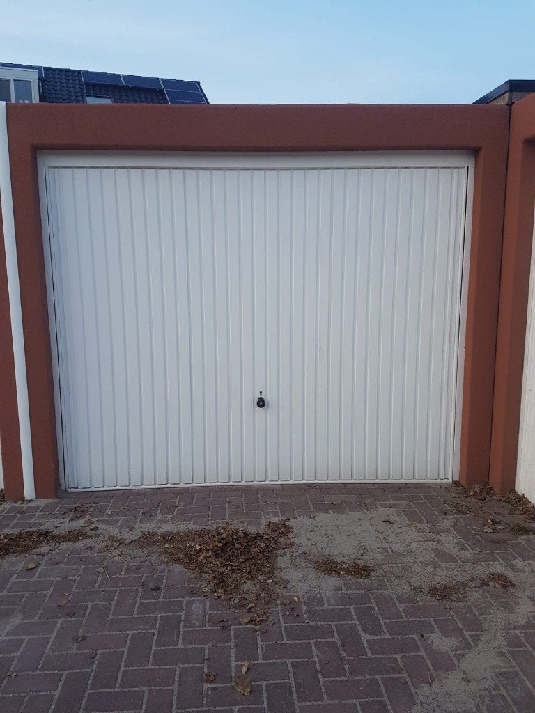 Te huur: nette garagebox in Almelo