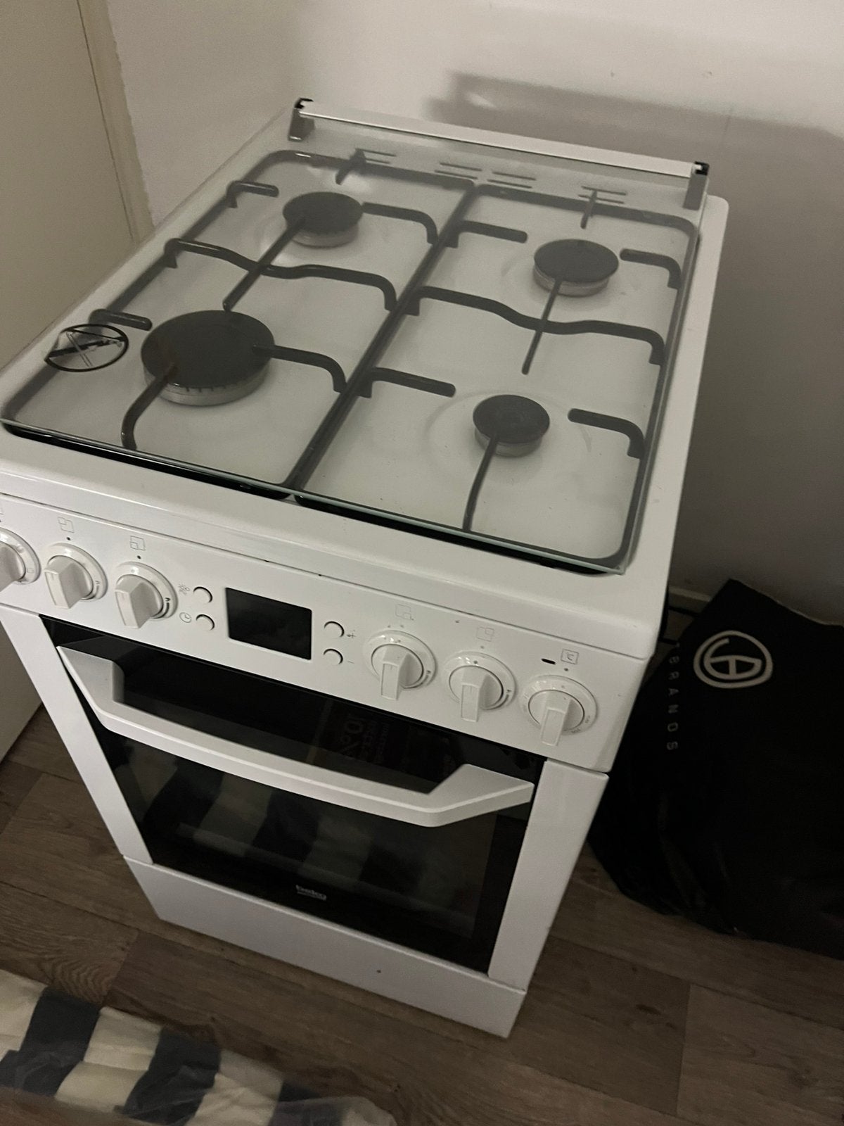 Fornuis met oven, Zo goed als nieuw, Gas, Vrijstaand, 85 tot 90 cm