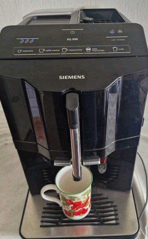 Siemens eq300 defect, Witgoed en Apparatuur, Koffiezetapparaten, Ophalen of Verzenden, Koffiemachine
