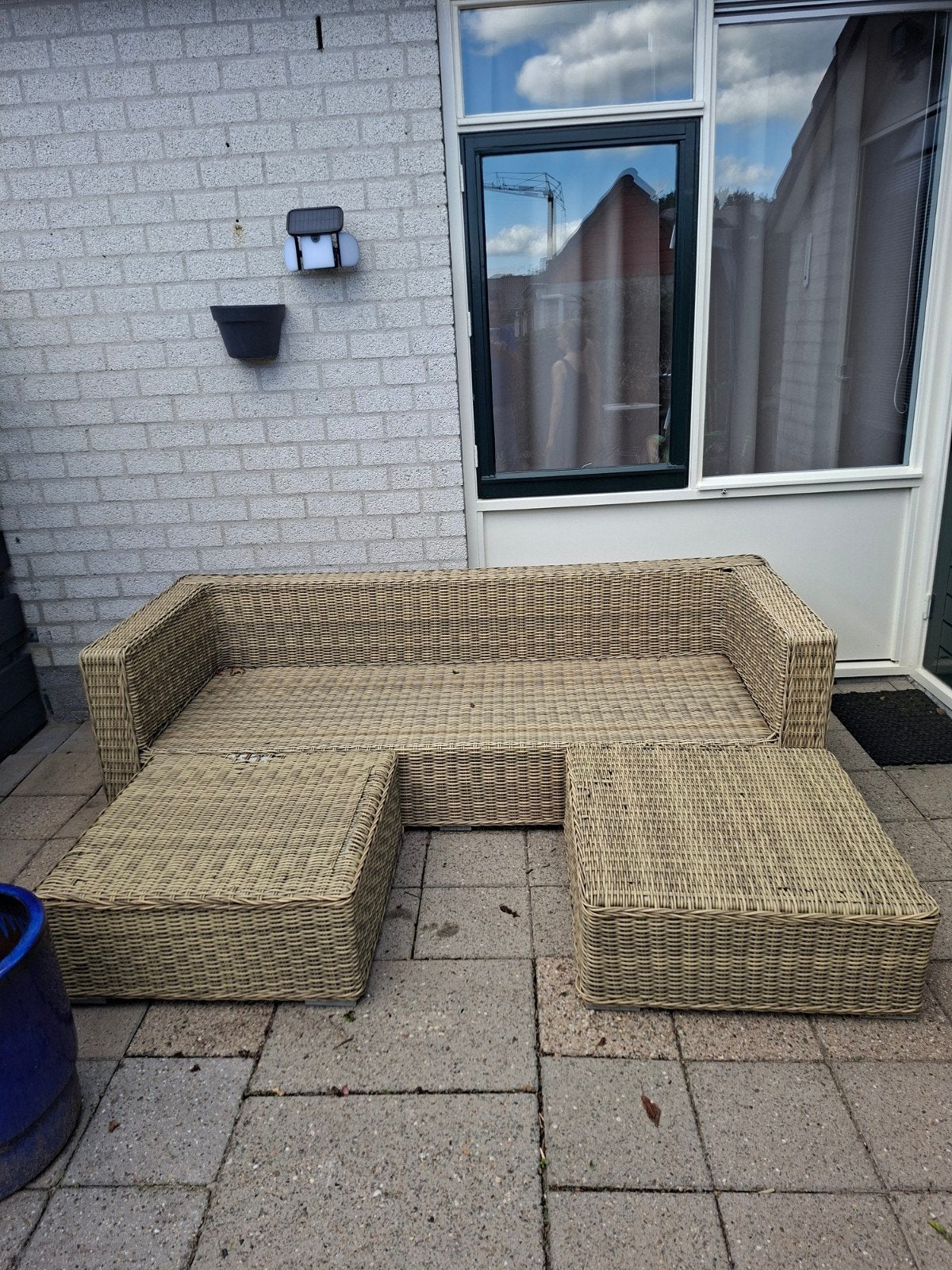 Wicker loungeset met 2 hockers+mooie grijze kussens, Tuin en Terras, Tuinsets en Loungesets, Ophalen, Gebruikt, Bank, 3 zitplaatsen