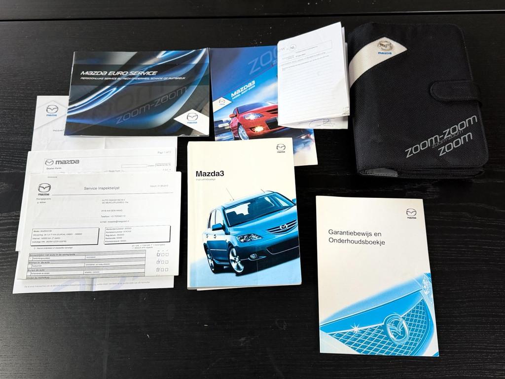 Mazda 3 1.6|NAP|APK|AIRCO|CARPLAY|LAGEKM|INRUILKOOPJE|BOEKJE, Auto's, Mazda, Stof, Gebruikt, Zwart, 4 cilinders