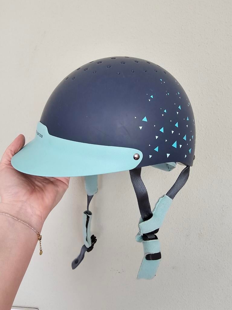 Fouganza paardrij cap, Dieren en Toebehoren, Paardrijkleding, Ophalen, Zo goed als nieuw