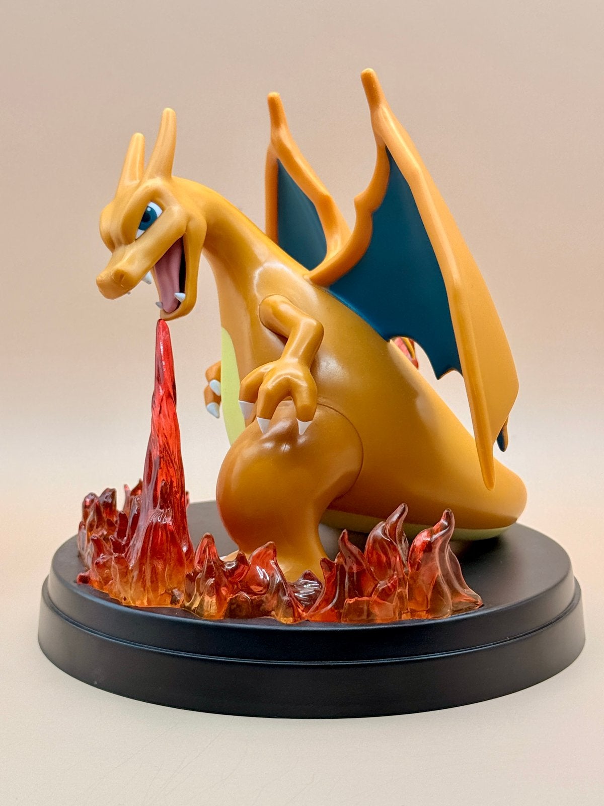 Pokémon Charizard – 3D Verzamelfiguur met Vuureffect, Verzenden, Zo goed als nieuw