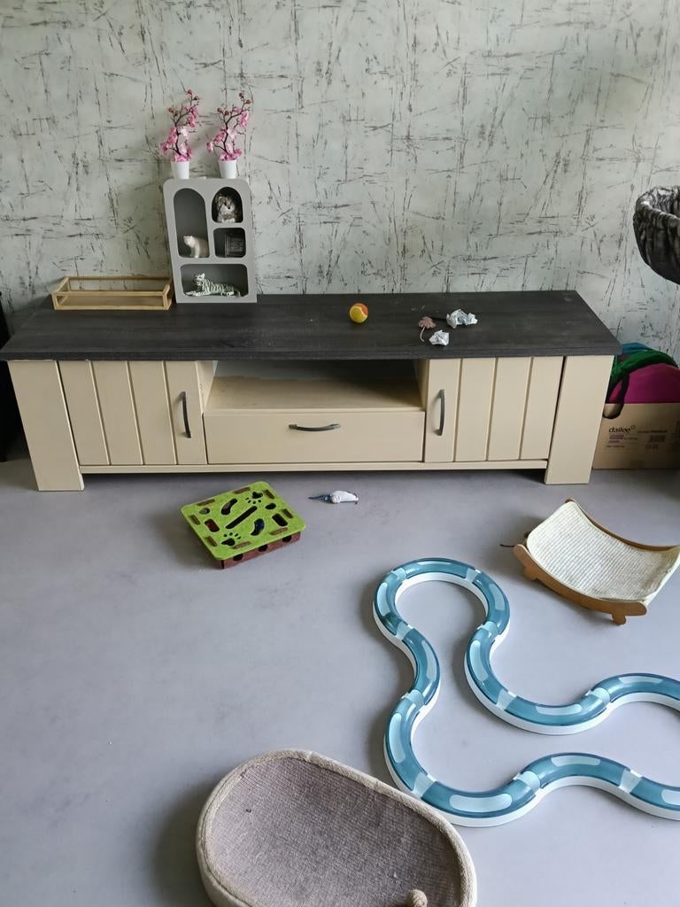 TV-meubel/dressoir met lades en deurtjes, Gebruikt, 150 tot 200 cm, Ophalen of Verzenden, Minder dan 100 cm