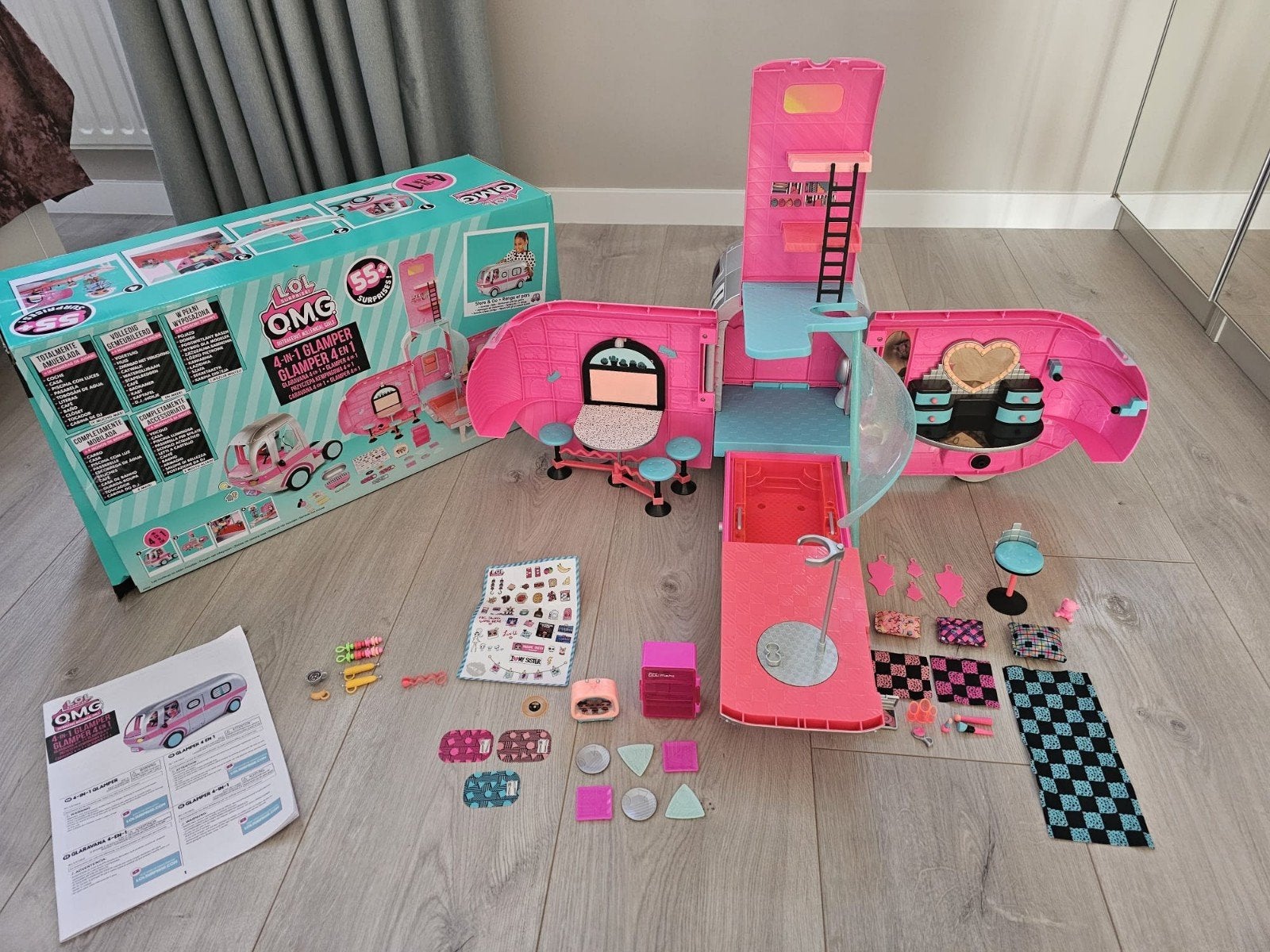 L.O.L. Surprise! O.M.G. 4-in-1 Glamper Camper Speelset, Kinderen en Baby's, Ophalen, Zo goed als nieuw, Meisje