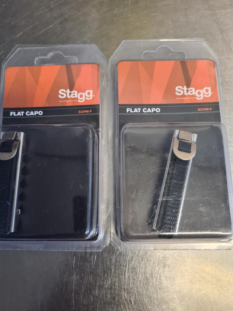 Stagg Flat Capo voor gitaar (nieuw in verpakking), Ophalen of Verzenden, Nieuw, Akoestische gitaar