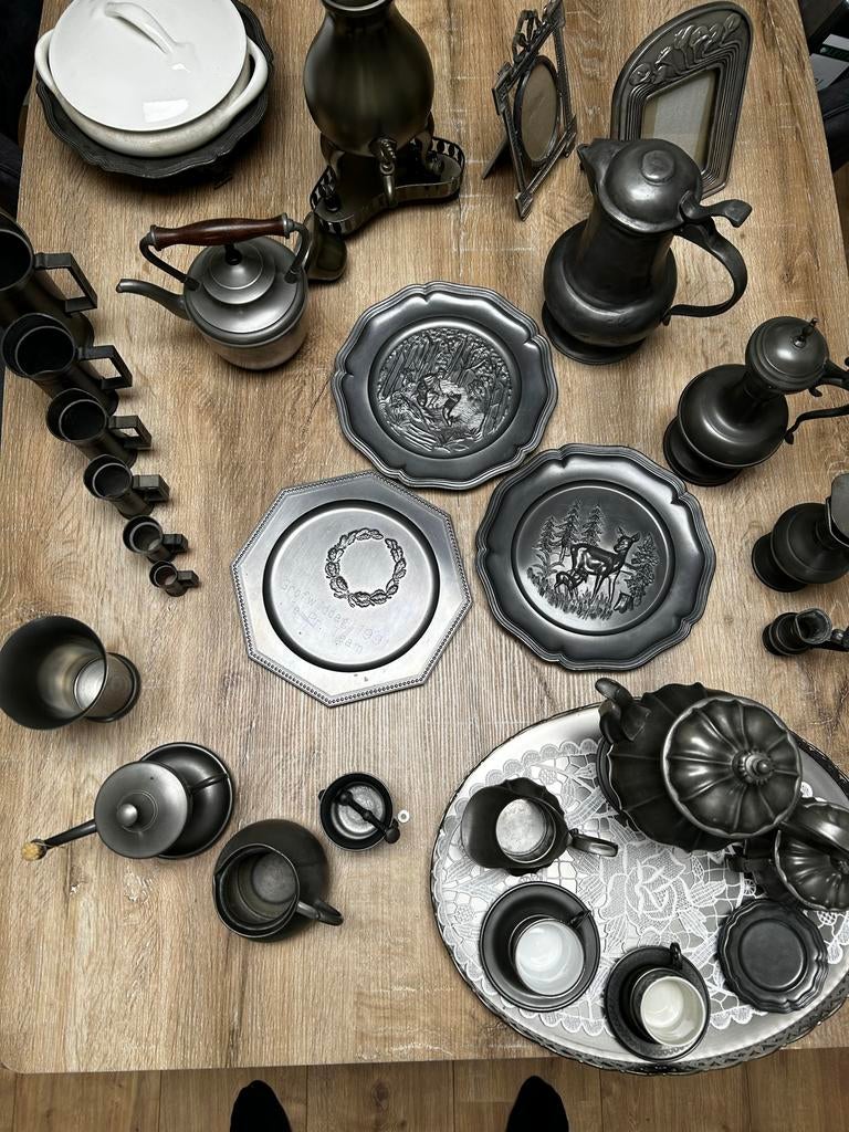 Grote verzameling tinnen producten, Ophalen