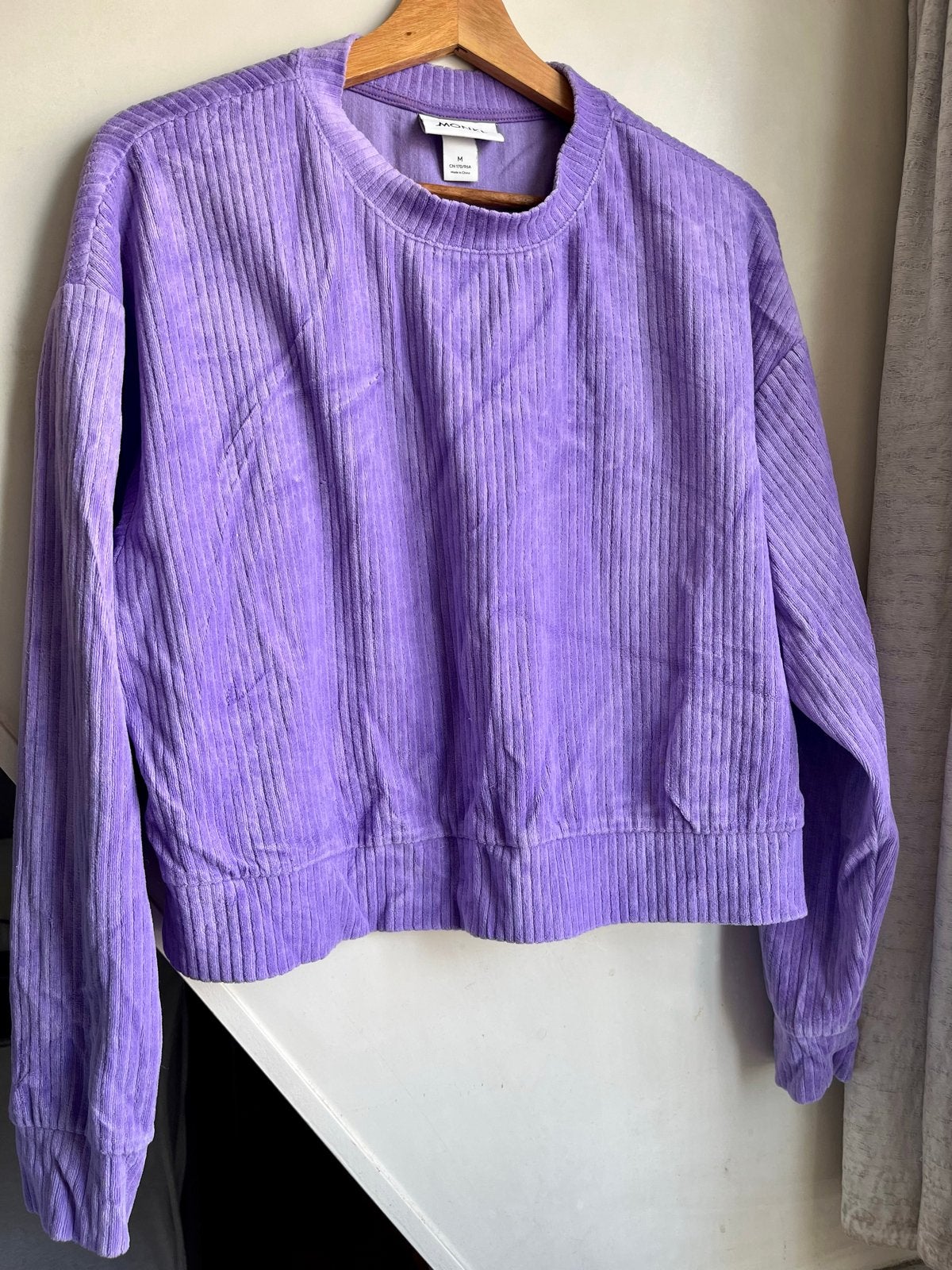 Monki velvet trui lila paars maat M 38 ripped, Kleding | Dames, Truien en Vesten, Ophalen of Verzenden, Gedragen, Maat 38/40 (M)