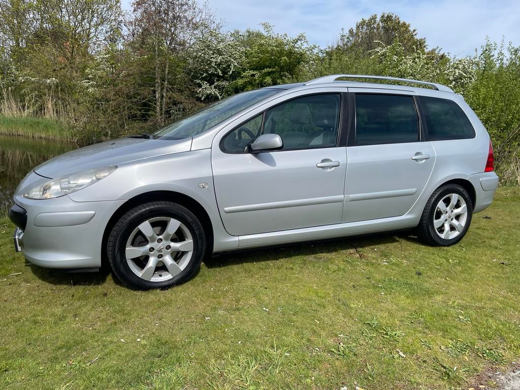 Peugeot 307 2.0 16V SW AUTOMAAT 2007 AIRCO 7PERS PANO ZGOH, Stof, 4 cilinders, 7 stoelen, Origineel Nederlands