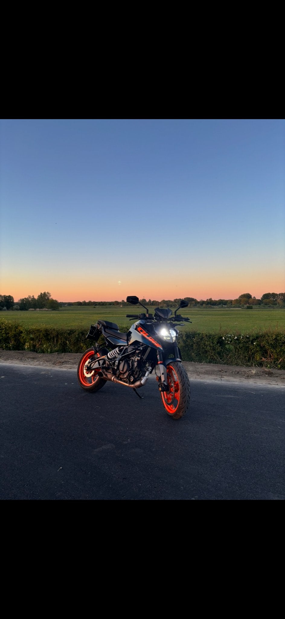 KTM Duke 125cc 2024, Motoren, Ophalen, Zo goed als nieuw