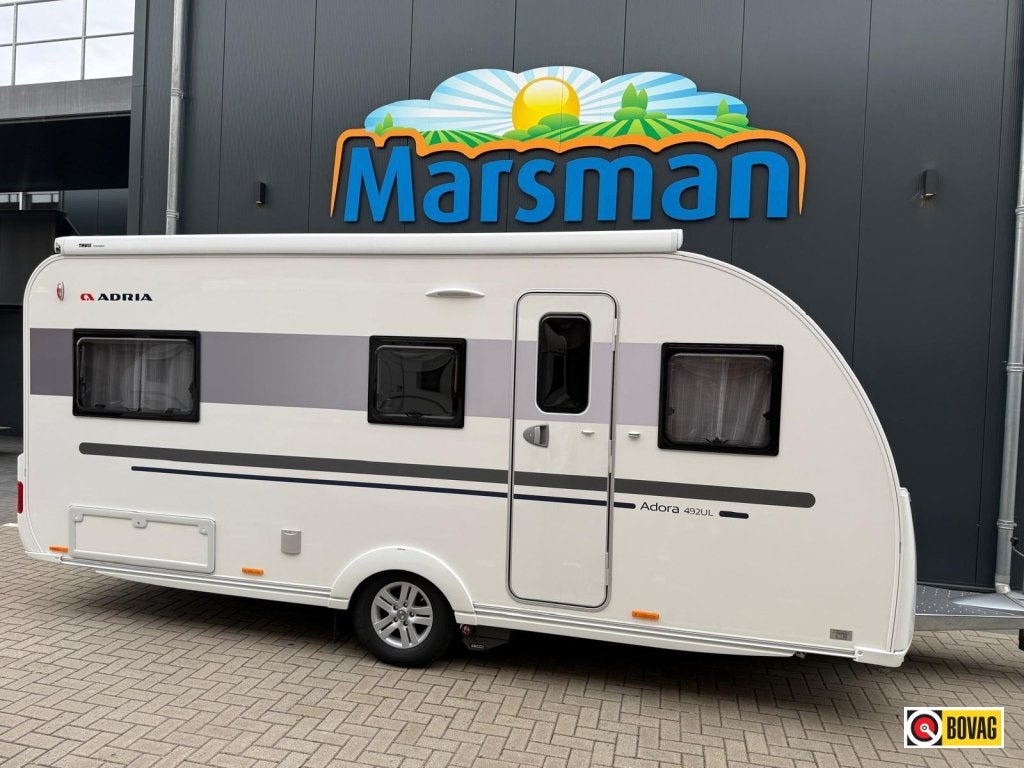 Adria Adora 492 UL, Caravans en Kamperen, Overige typen, Rondzit, Adria, 5 tot 6 meter