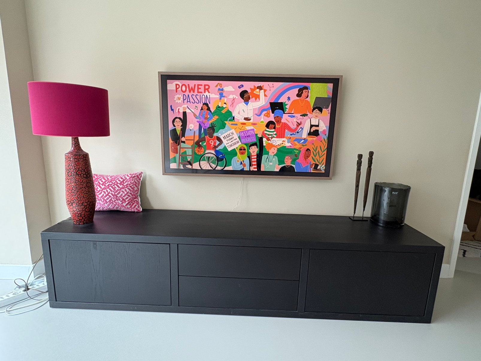 Eikenhouten tv kast (hangend), Ophalen, Zo goed als nieuw