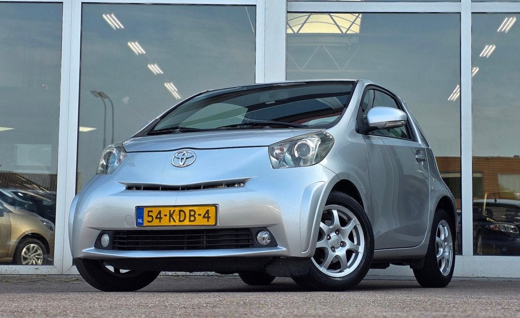 Toyota IQ 1.0 VVTi Aspiration Airco Navi LMV 15'' Bluetooth, Auto's, Toyota, Stof, Gebruikt, Zwart, 4 stoelen