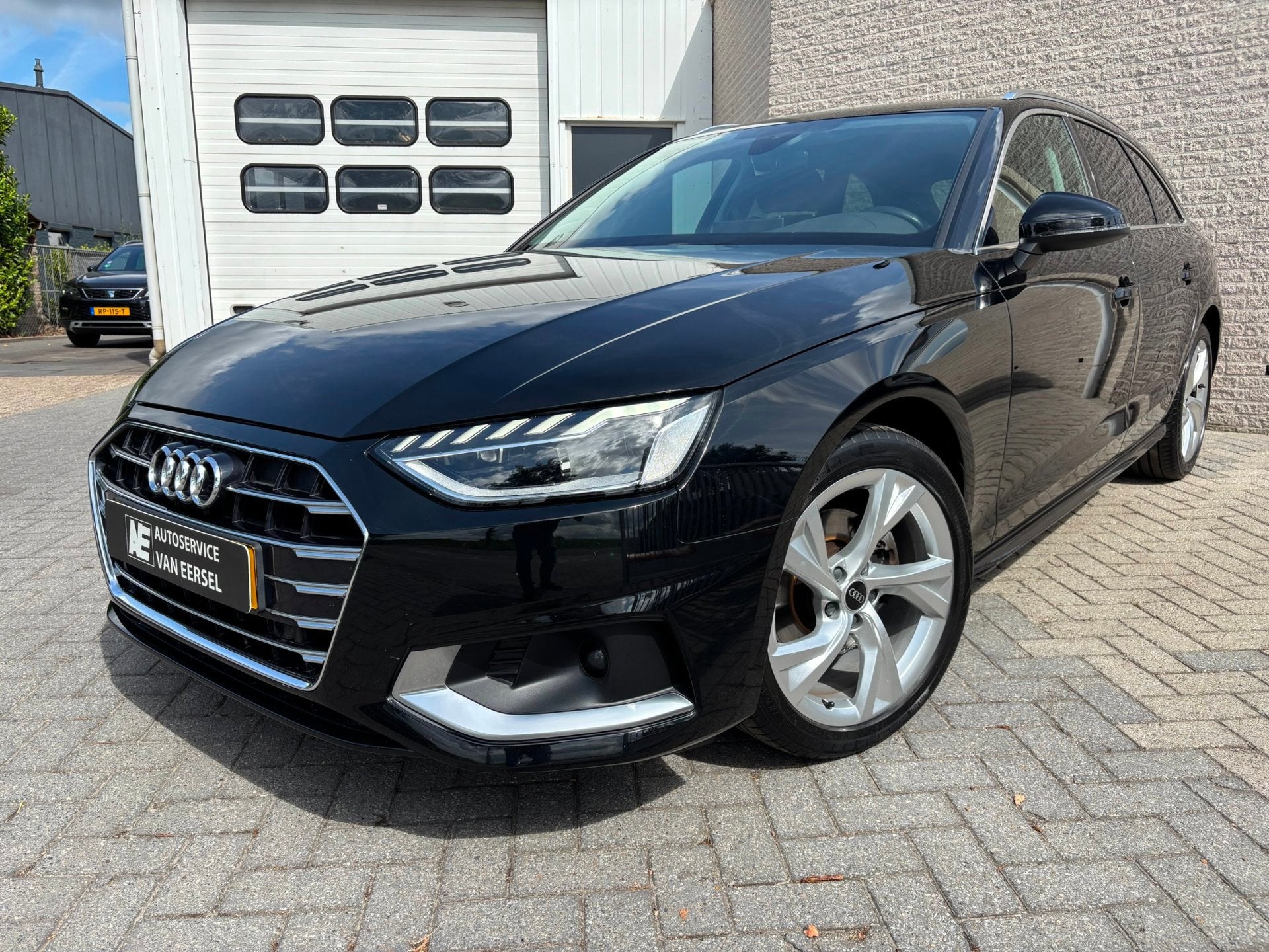 Audi A4 Avant 35 TFSI Business Edition ELEC.AKLEP/DIG COCKPI, Auto's, Stof, Gebruikt, 4 cilinders, A4