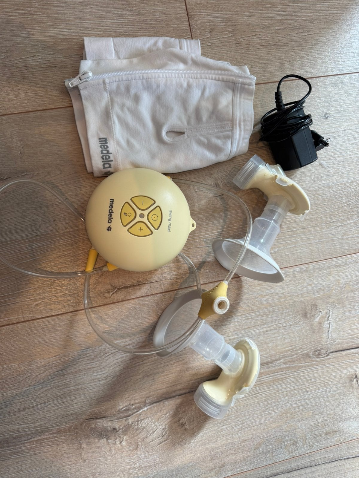 Medela Swing Maxi dubbele borstkolf met handsfree bh, Ophalen, Gebruikt, Borstkolf
