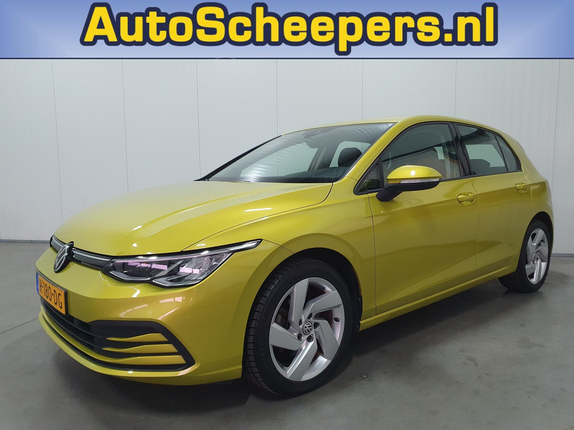 Volkswagen Golf 1.0 eTSI Life Business CARPLAY/CAMERA/DIG.CO, Auto's, Gebruikt, Euro 6, Automatische klimaatregeling, 23 km/l