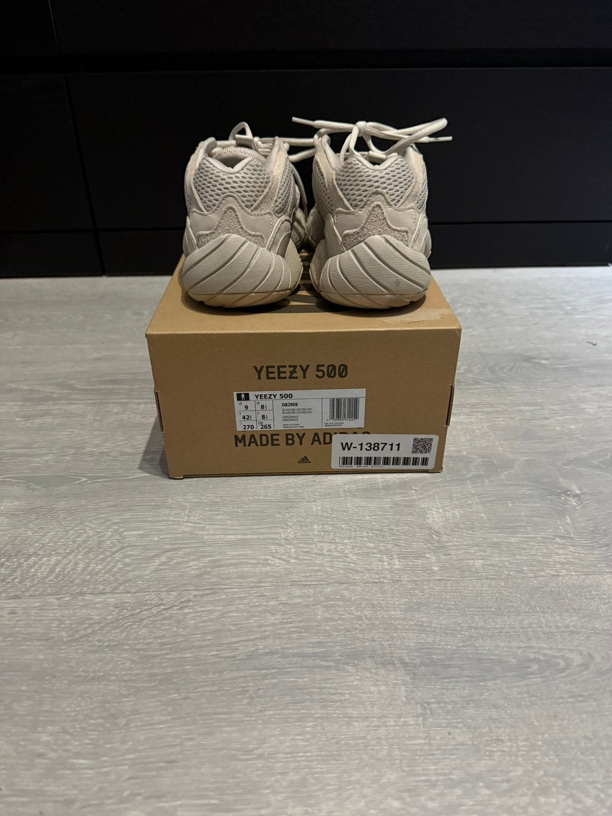 Yeezy boost 500 blush, Kleding | Heren, Schoenen, Wit, Ophalen of Verzenden, Sneakers of Gympen, Zo goed als nieuw
