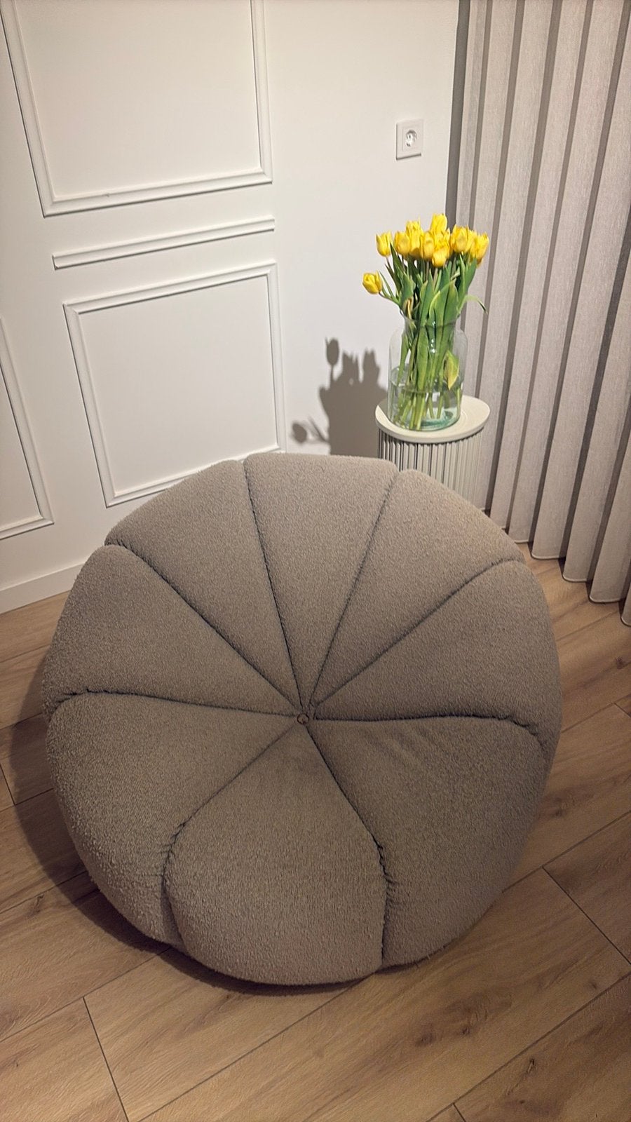 Fauteuil creme boucle taupe merk richmond nette staat, Huis en Inrichting, Ophalen, Zo goed als nieuw, Minder dan 75 cm, 50 tot 75 cm