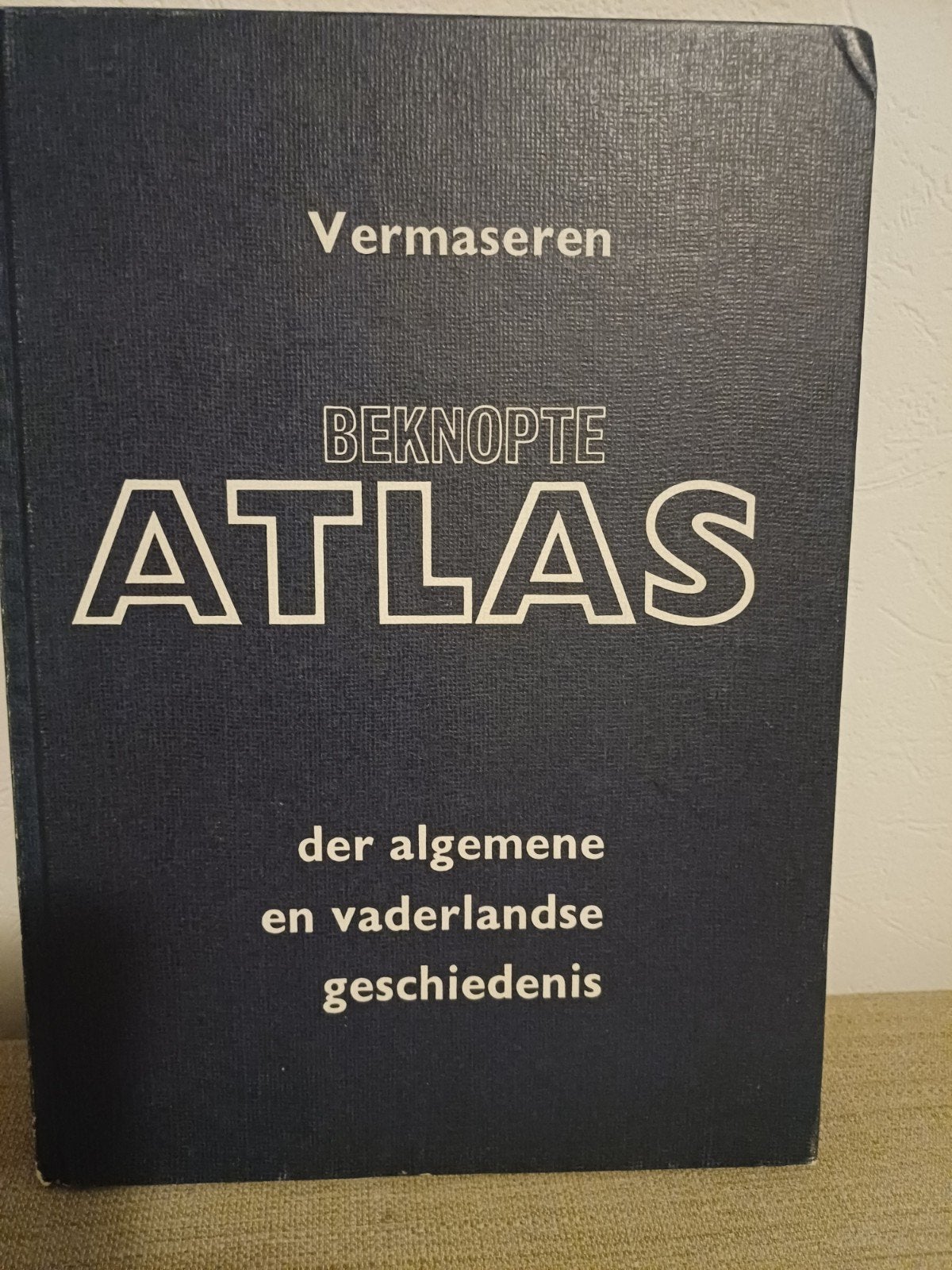 Beknopte Atlas Algemene en Vaderlandse Geschiedenis, Boeken, Overige atlassen, Ophalen of Verzenden, 1800 tot 2000, Wereld