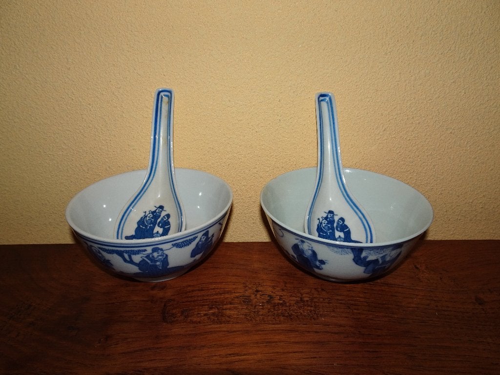 2 Chinese soep/rijstkommen met lepels (geluksgoden), Huis en Inrichting, Ophalen of Verzenden, Zo goed als nieuw, Kom(men), Overige stijlen
