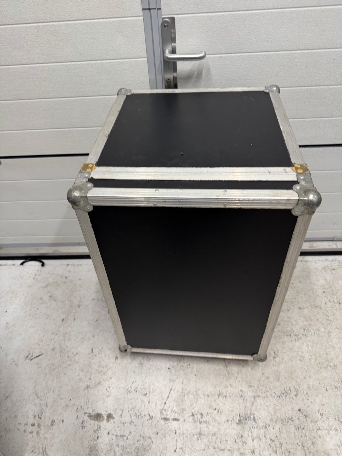 Flightcase op wielen - Ideaal voor apparatuur, Ophalen of Verzenden, Gebruikt, Overige instrumenten, Flightcase