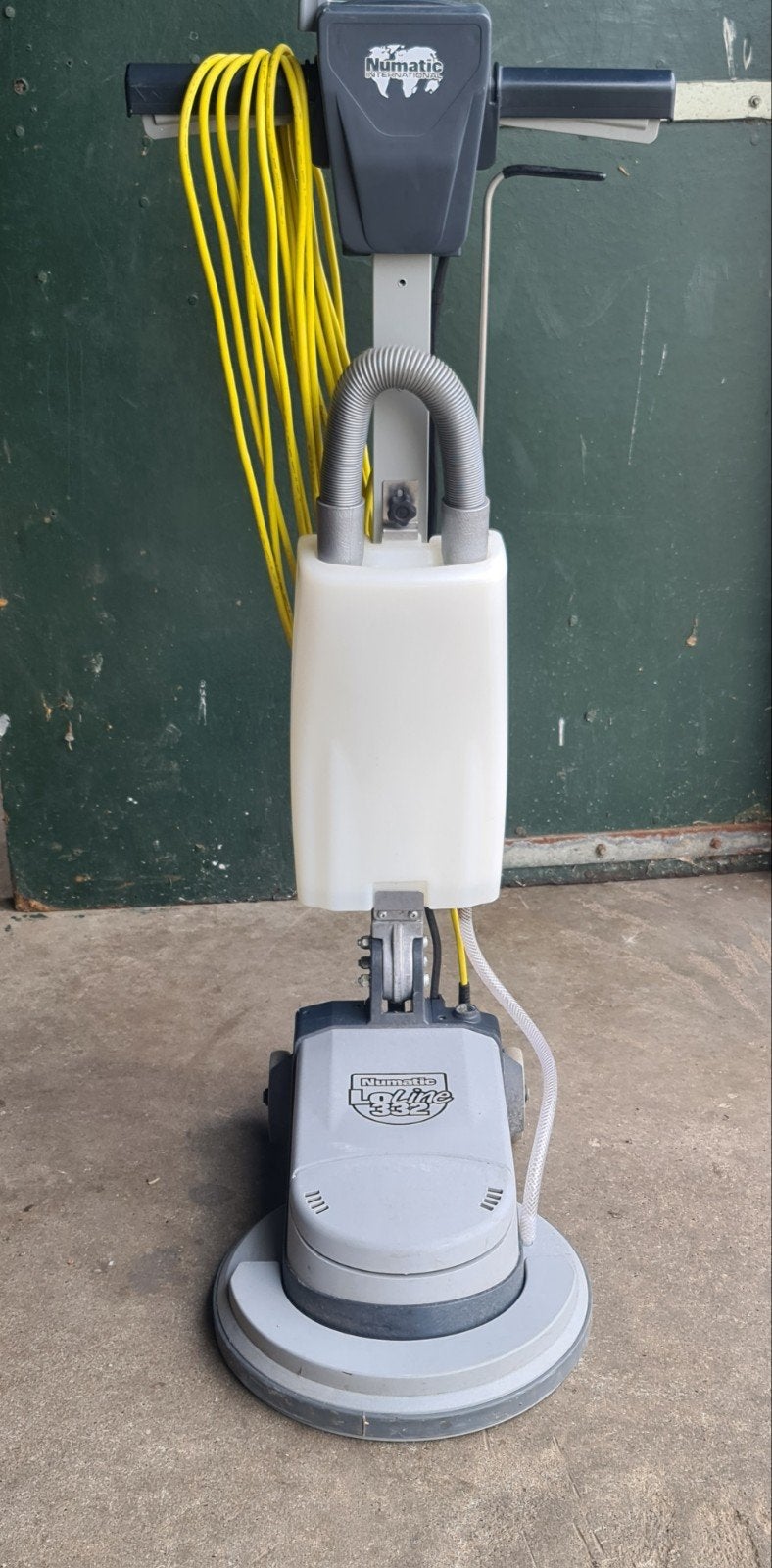 Numatic LoLine 332 schrobmachine / polijstmachine, Ophalen, Zo goed als nieuw, Schrobmachine