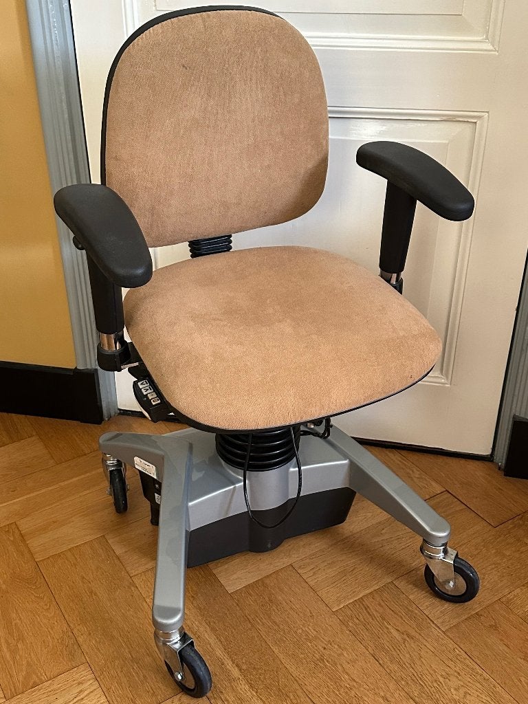 Trippelstoel elektrisch, Fitform, Ophalen, Gebruikt