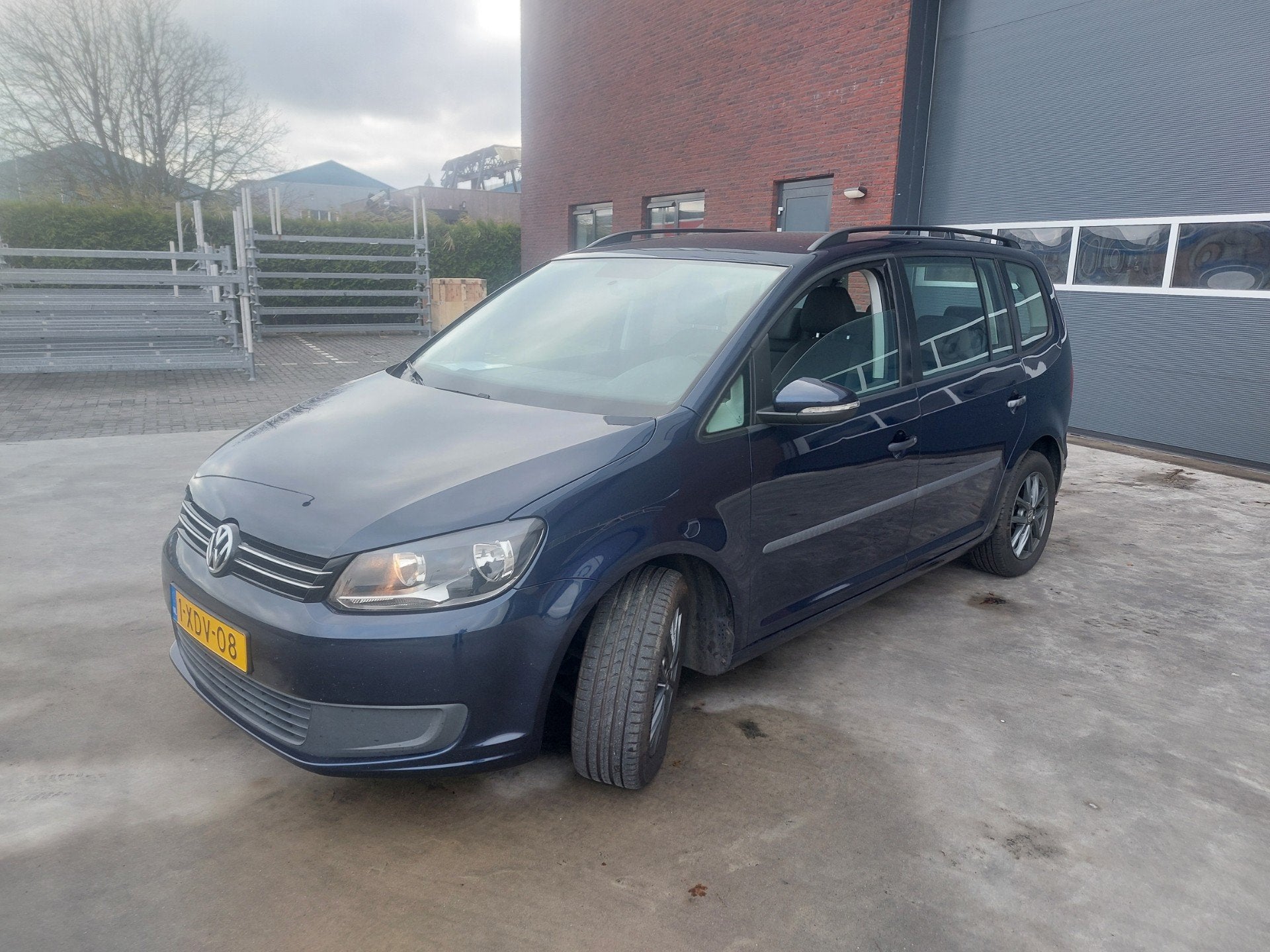 Volkswagen Touran 1.6 TDI Trendline BlueMotion7pers Airco/Na, Auto's, Volkswagen, Voorwielaandrijving, Euro 5, Gebruikt, Zwart