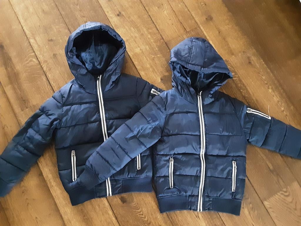 Tussendoorjas zomerjas maat 128 2x blauw tweeling, Kinderen en Baby's, Kinderkleding | Maat 128, Ophalen of Verzenden, Zo goed als nieuw