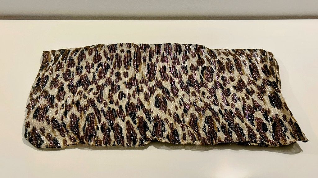 Beige foulard met dierenprint, Kleding | Dames, Mutsen, Sjaals en Handschoenen, Ophalen of Verzenden, Nieuw, Sjaal