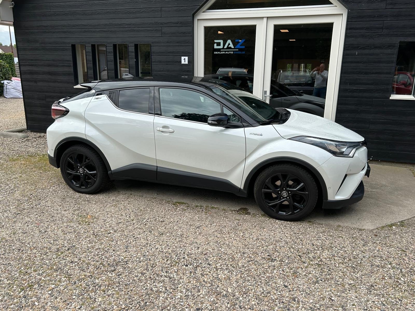Toyota C-HR 1.8 Hybrid Bi-Tone Aut/NL-Auto/Navi/Camera/Pdc, Stof, Euro 6, 4 cilinders, Wit