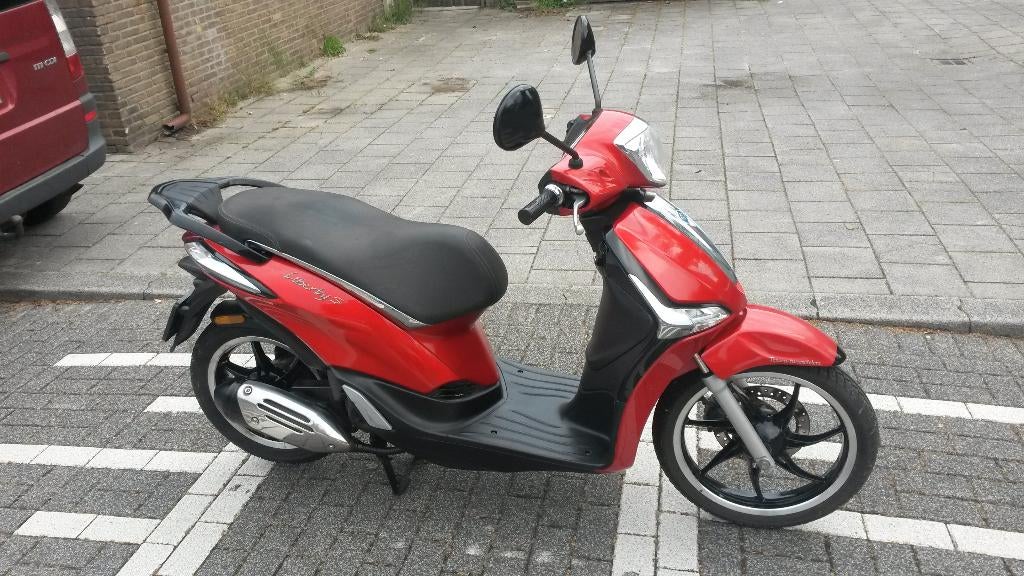 piaggio vespa liberty 2017, geel kenteken, inruil mogelijk, Fietsen en Brommers, Scooters | Vespa, Overige modellen, Ophalen of Verzenden