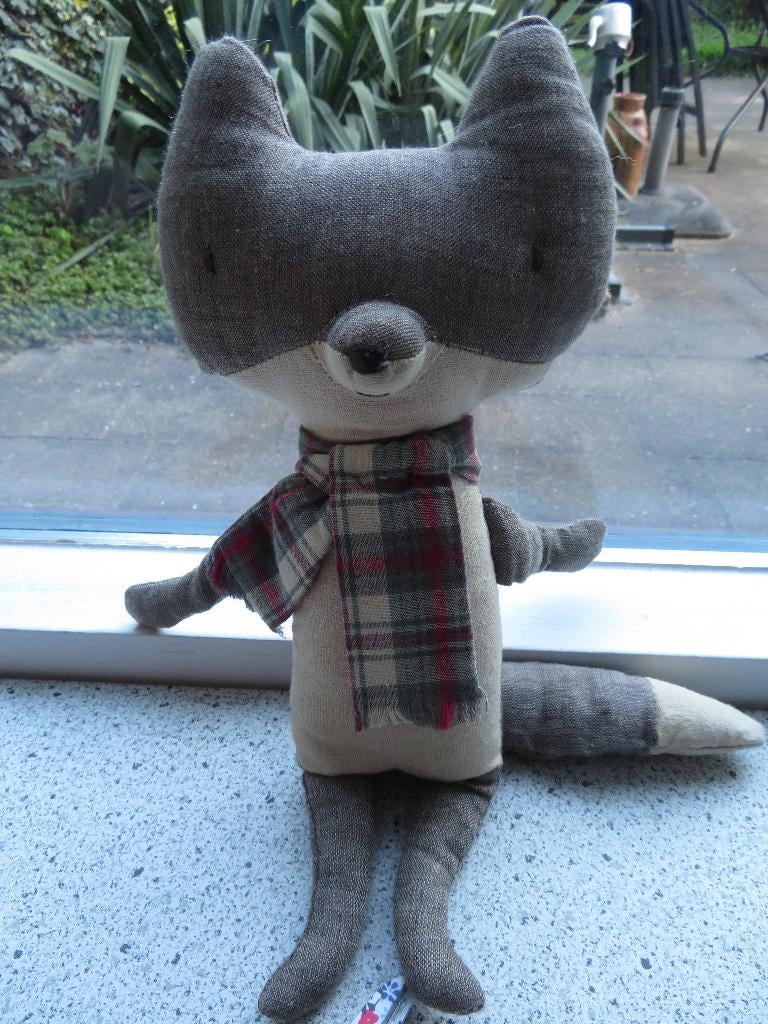 Maileg Fox & Wolf met geruite sjaal meet ca 32 cm totaal, Wasbaar, Ophalen of Verzenden, Zo goed als nieuw, Middelgroot (20 tot 80 cm)