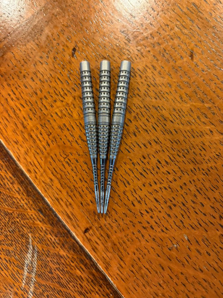 Targer Carrera C3 90% 23 gram, Sport en Fitness, Darts, Target, Zo goed als nieuw, Pijlen, Target