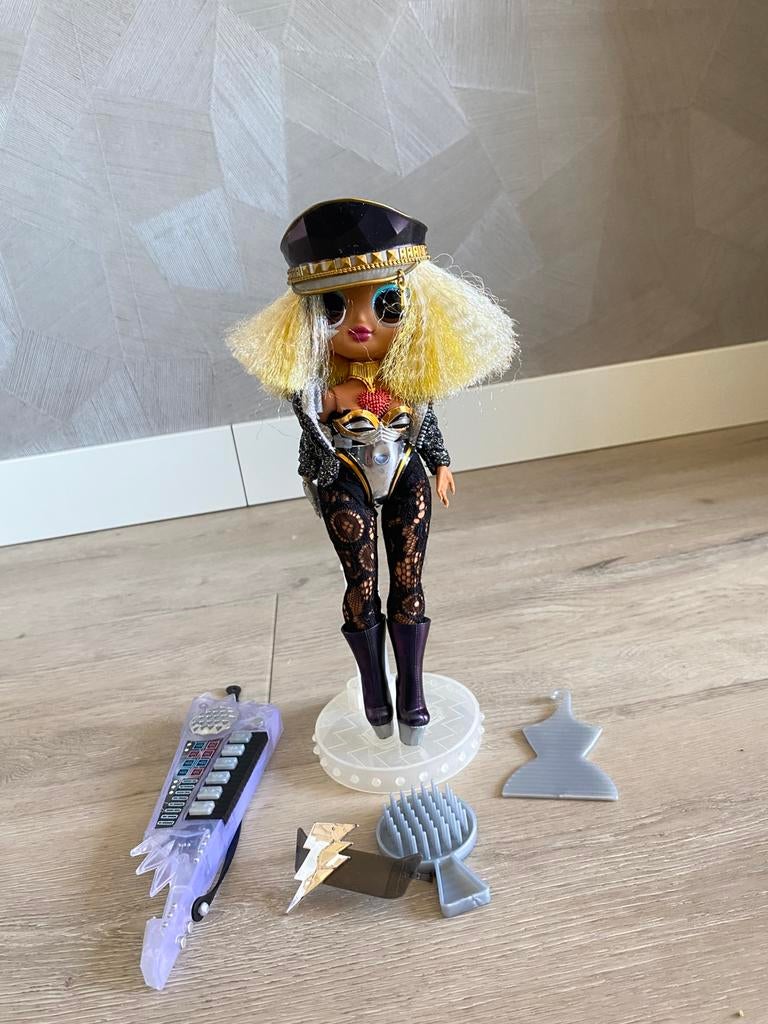 LOL OMG Remix Series Fame Queen Doll, Ophalen of Verzenden, Zo goed als nieuw, Pop