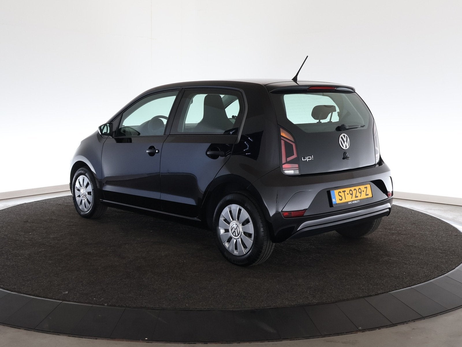 Volkswagen up! 1.0 BMT take up! | Airco | 12 maanden BOVAG |, Stof, Gebruikt, Zwart, Origineel Nederlands